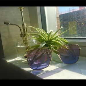Sunglasses (purple)